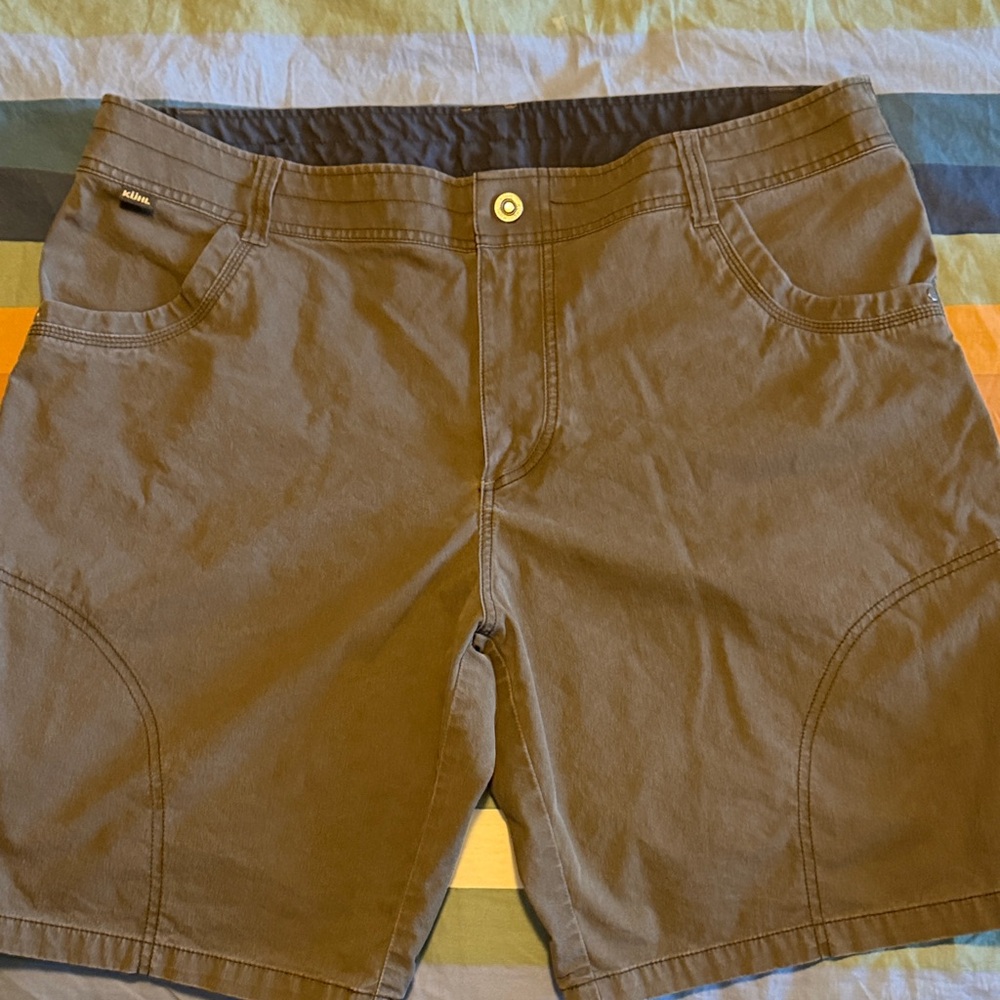 Men’s Kuhl cargo shorts